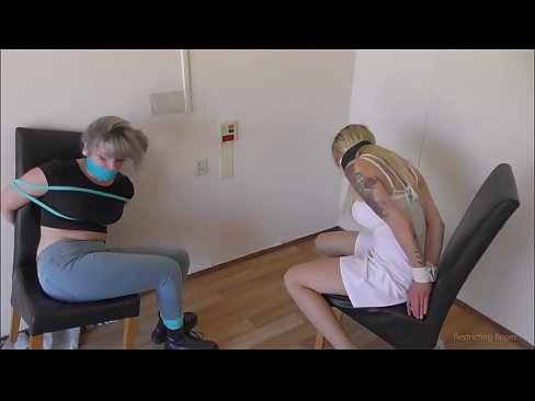 ❤️ Atkarīga / sasietas un ar aizliktām mutēm / damsel in distress Kaltais sekss pie mums ❌❤